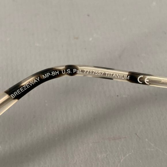 MAUI JIM Breezeway Silver Titanium Pilot Sunglasses - Picture 5 of 6